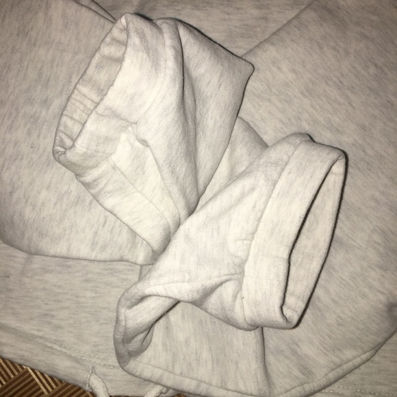 The Constant Ola cropped Hoodie - Picture 14 of 15